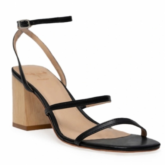 Black Suede Studio Black Leather Strappy Verana Sandals  New Size 38 (7.5) - Picture 1 of 10
